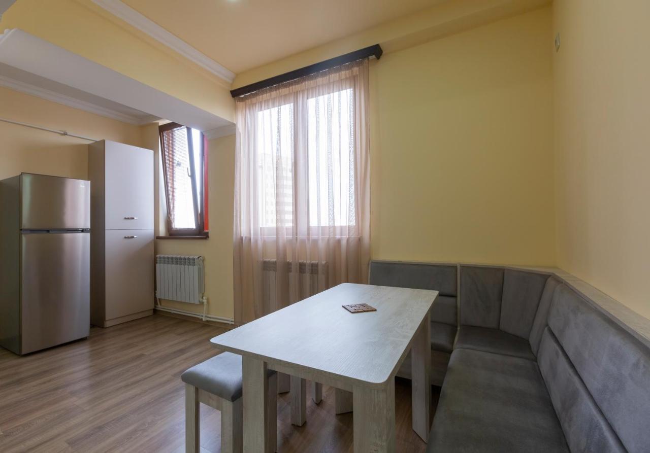 Umba Apartment N5 - Balcony And Mount Ararat View 예레반 외부 사진